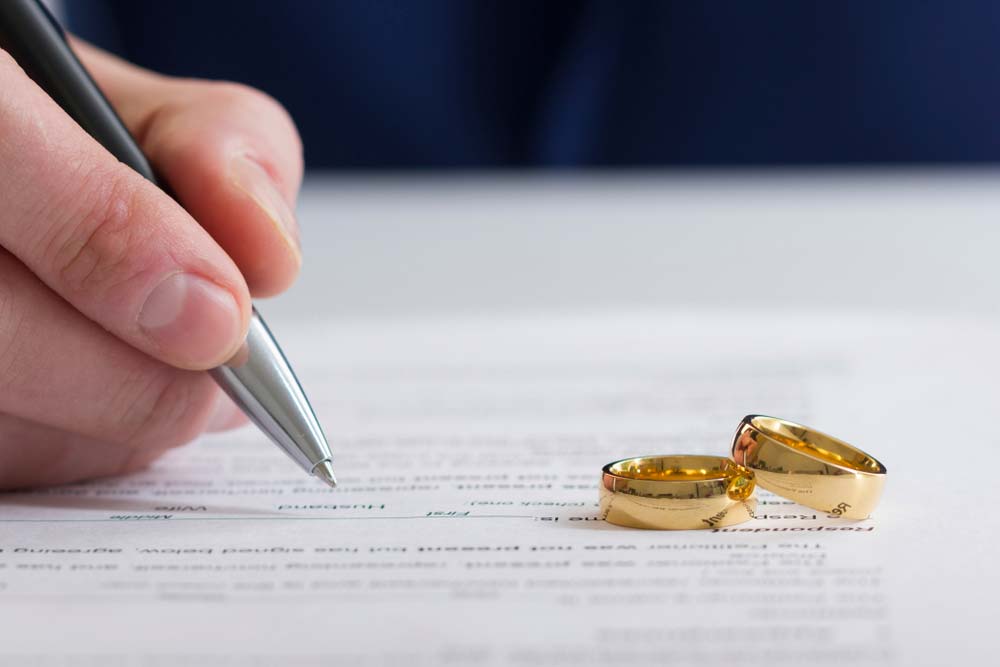 Signing A Divorce Document